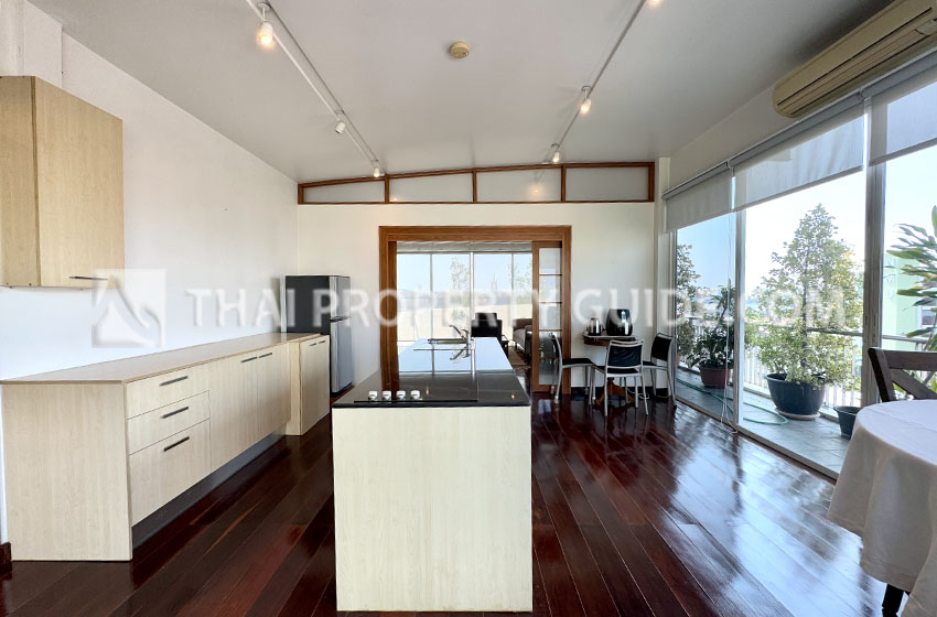 Penthouse in Phaholyothin 